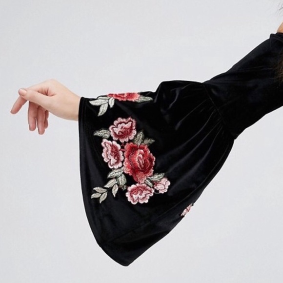 Black Velvet 2x / 18 Sexy off shoulder plus size dress or tunic - Picture 4 of 4